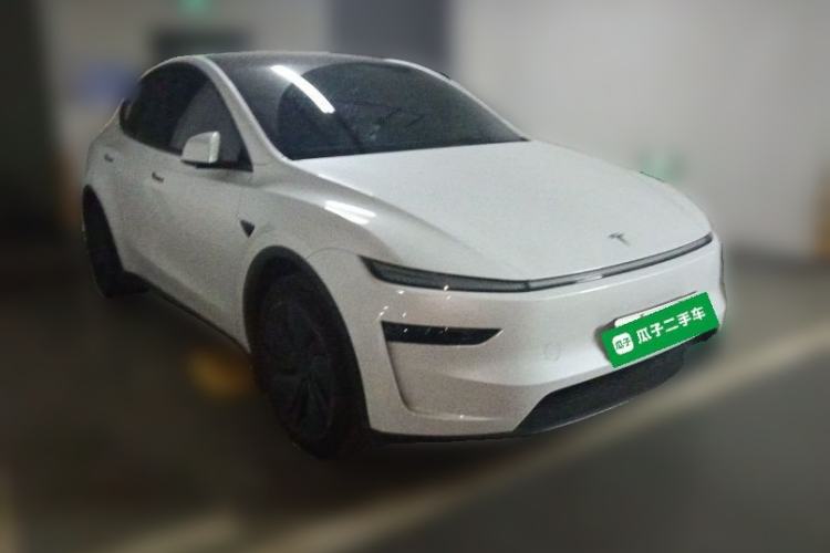 Used Tesla Model Y 2025 Rear-Wheel-Drive Version Front Right 45 Deg