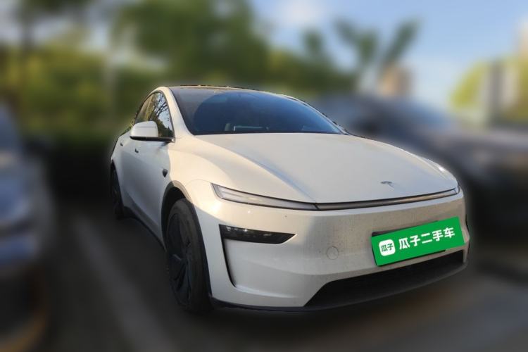 Used Tesla Model Y 2025 Updated Version Long-Range All-Wheel Drive Front Right 45 Deg