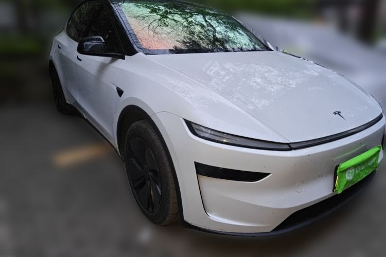 Used Tesla Model Y 2025 Rear-Wheel-Drive Version Front Right 45 Deg