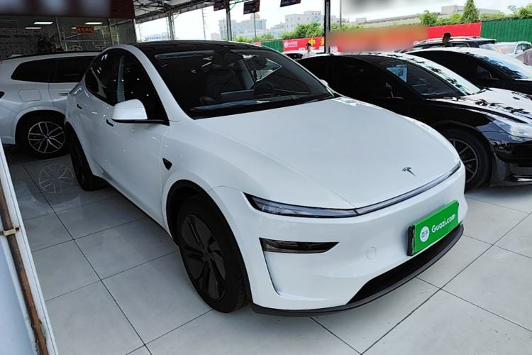 Used Tesla Model Y 2025 Rear-Wheel-Drive Version Front Right 45 Deg