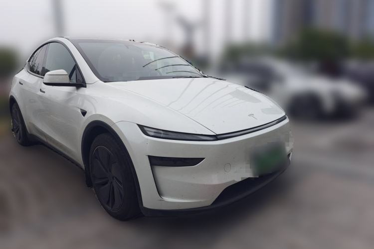 Used Tesla Model Y 2025 Rear-Wheel Drive First Edition Front Right 45 Deg