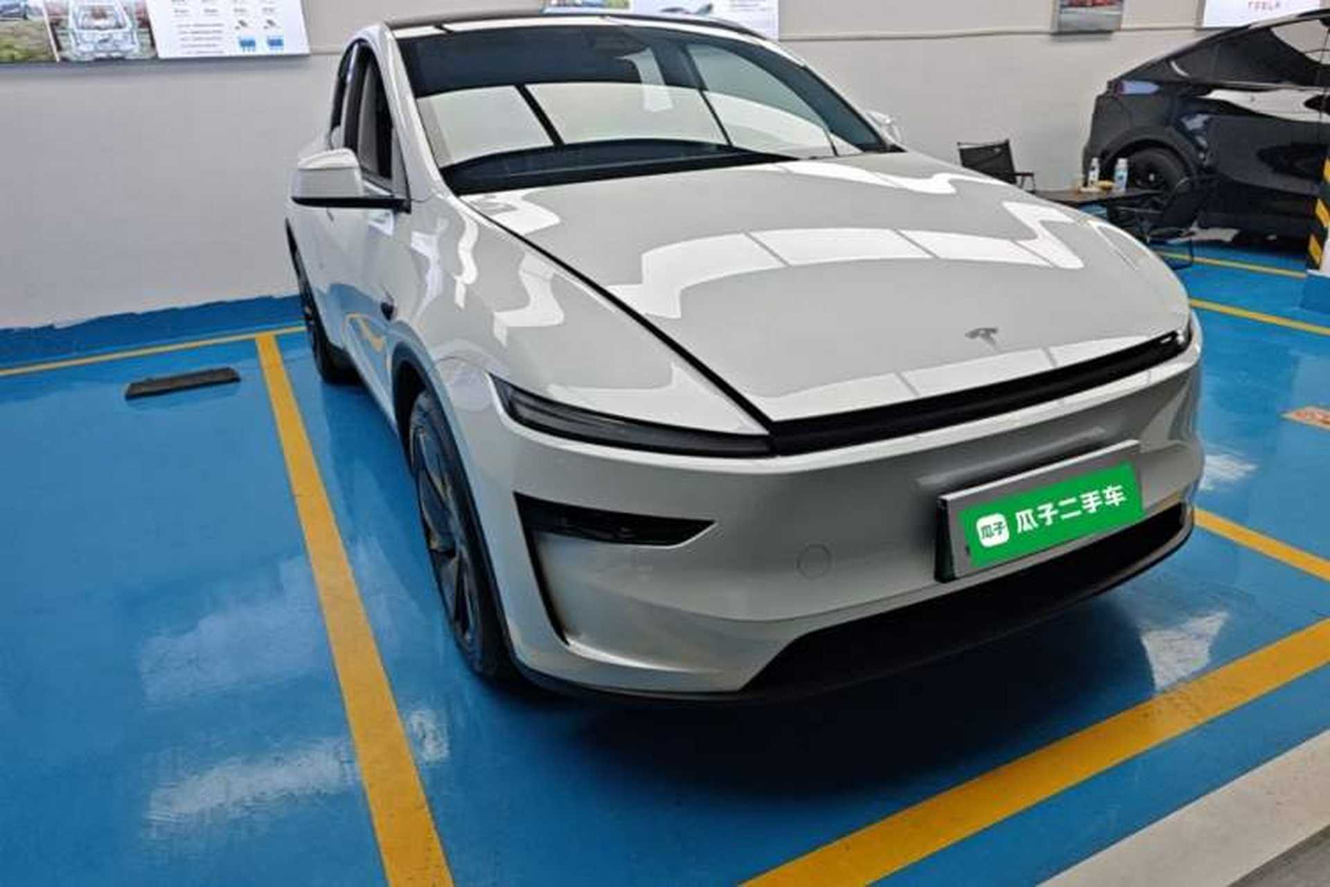 Used Tesla Model Y 2025 Rear-Wheel-Drive Version Front Right 45 Deg