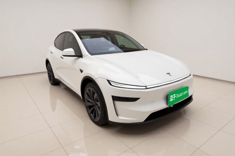 Used Tesla Model Y 2025 Rear-Wheel-Drive Version Front Right 45 Deg