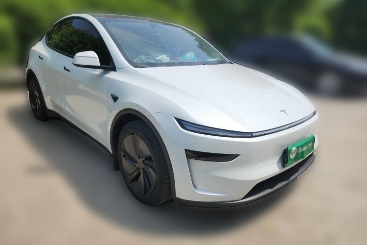 Used Tesla Model Y 2025 Long-Range All-Wheel-Drive Version Front Right 45 Deg