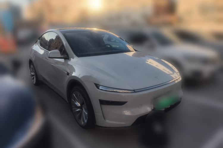 Used Tesla Model Y 2025 Rear-Wheel Drive First Edition Front Right 45 Deg
