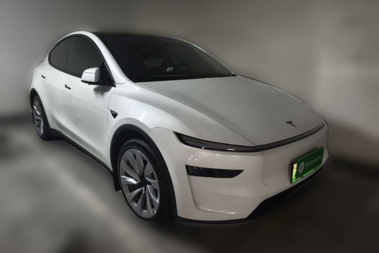 Used Tesla Model Y 2025 Rear-Wheel-Drive Version Front Right 45 Deg