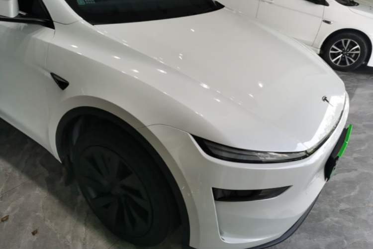 Used Tesla Model Y 2025 Rear-Wheel Drive First Edition Front Right 45 Deg