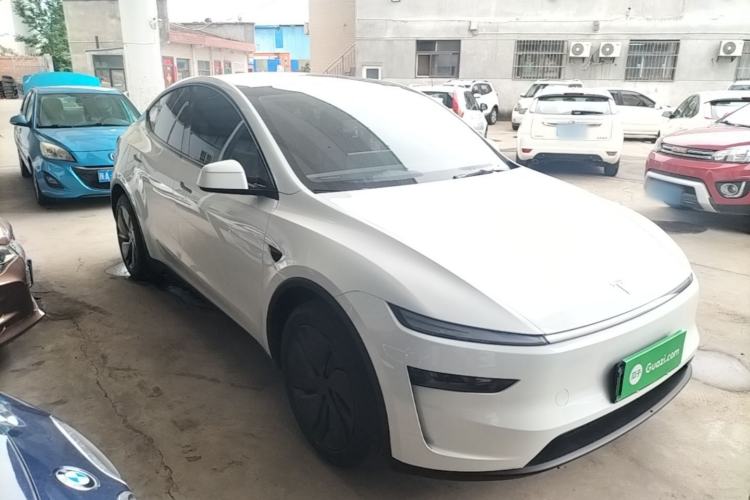 Used Tesla Model Y 2025 Rear-Wheel Drive First Edition Front Right 45 Deg