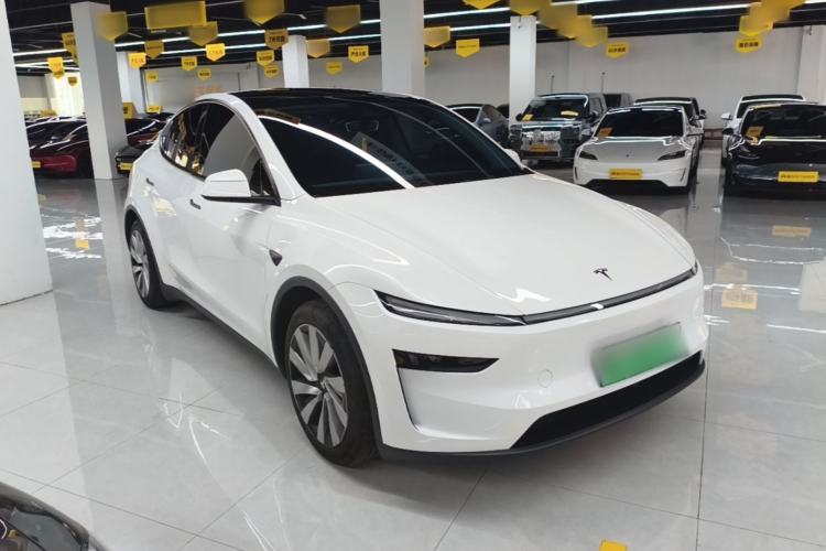 Used Tesla Model Y 2025 Rear-Wheel-Drive Version Front Right 45 Deg