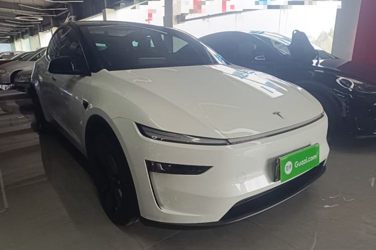 Used Tesla Model Y 2025 Rear-Wheel-Drive Version Front Right 45 Deg