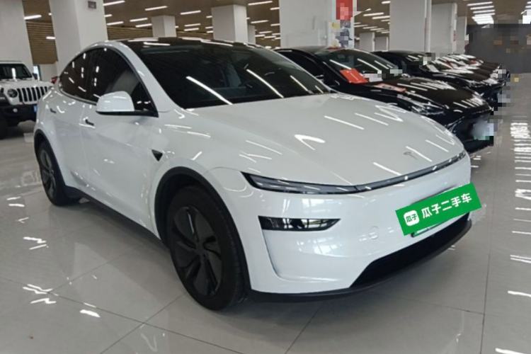 Used Tesla Model Y 2025 Rear-Wheel Drive First Edition Front Right 45 Deg