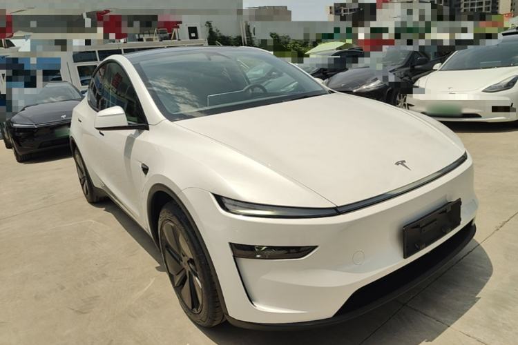 Used Tesla Model Y 2025 Rear-Wheel-Drive Version Front Right 45 Deg