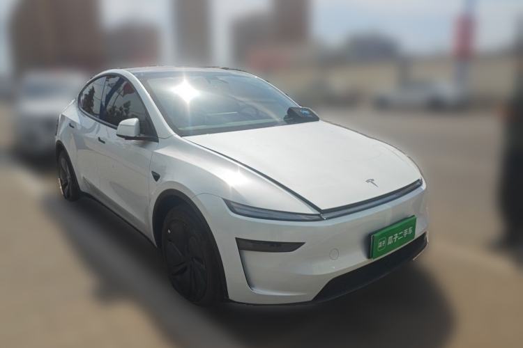 Used Tesla Model Y 2025 Rear-Wheel-Drive Version Front Right 45 Deg