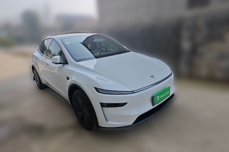 Used Tesla Model Y 2025 Rear-Wheel Drive First Edition Front Right 45 Deg