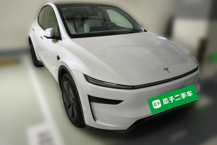 Used Tesla Model Y 2025 Updated Version Long-Range All-Wheel Drive Front Right 45 Deg