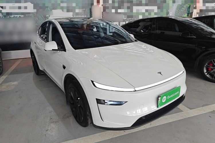 Used Tesla Model Y 2025 Rear-Wheel-Drive Version Front Right 45 Deg