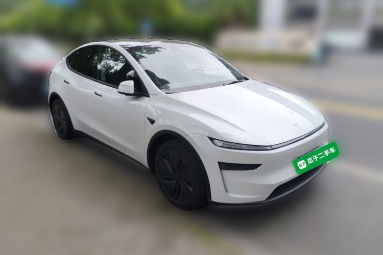 Used Tesla Model Y 2025 Rear-Wheel-Drive Version Front Right 45 Deg