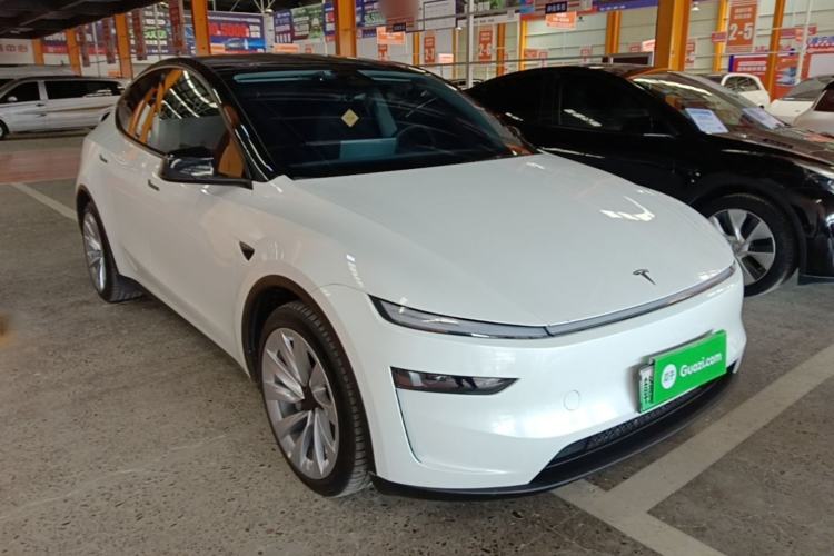 Used Tesla Model Y 2025 Updated Version Long-Range All-Wheel Drive Front Right 45 Deg