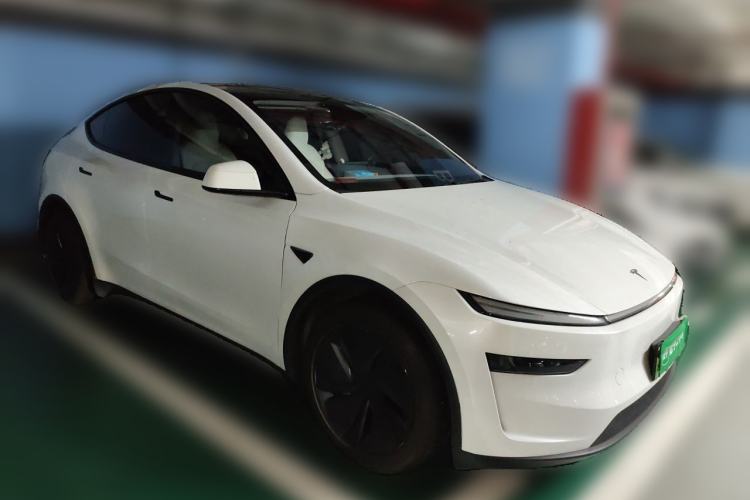 Used Tesla Model Y 2025 Long-Range All-Wheel Drive First Edition Front Right 45 Deg