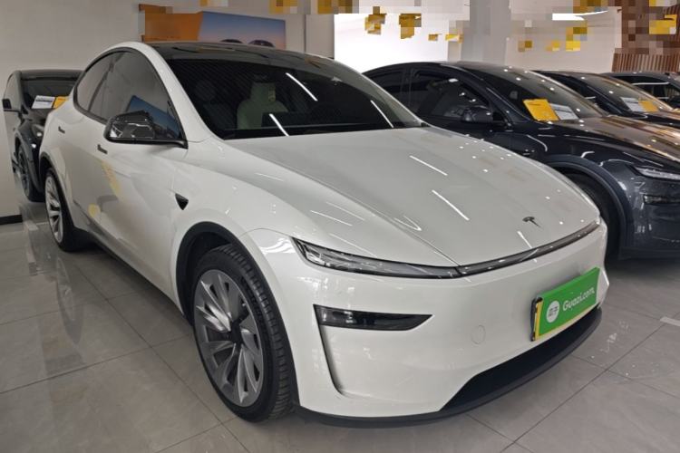 Used Tesla Model Y 2025 Long-Range All-Wheel Drive First Edition Front Right 45 Deg