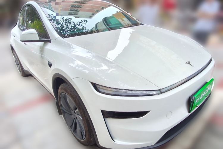Used Tesla Model Y 2025 Rear-Wheel-Drive Version Front Right 45 Deg
