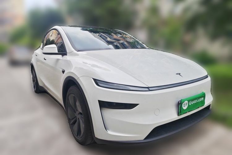 Used Tesla Model Y 2025 Rear-Wheel-Drive Version Front Right 45 Deg