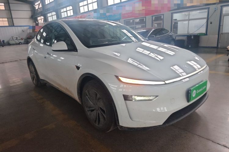 Used Tesla Model Y 2025 Rear-Wheel Drive First Edition Front Right 45 Deg