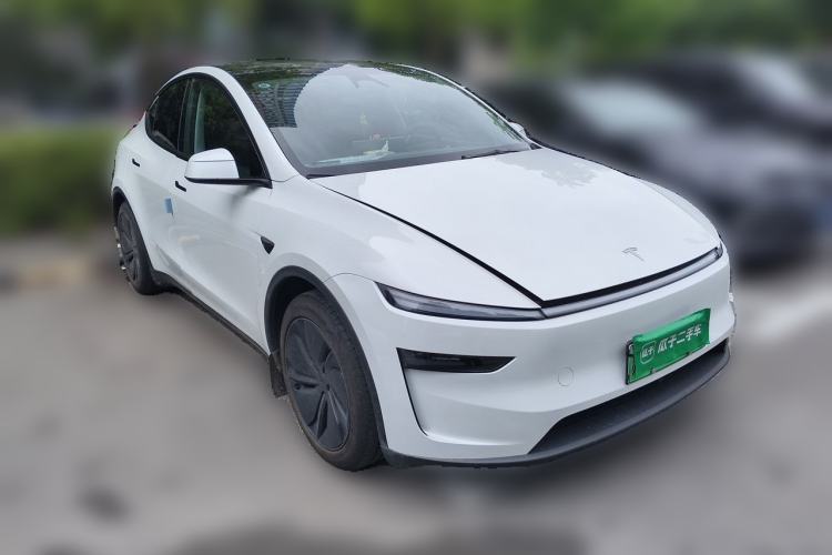 Used Tesla Model Y 2025 Rear-Wheel-Drive Version Front Right 45 Deg