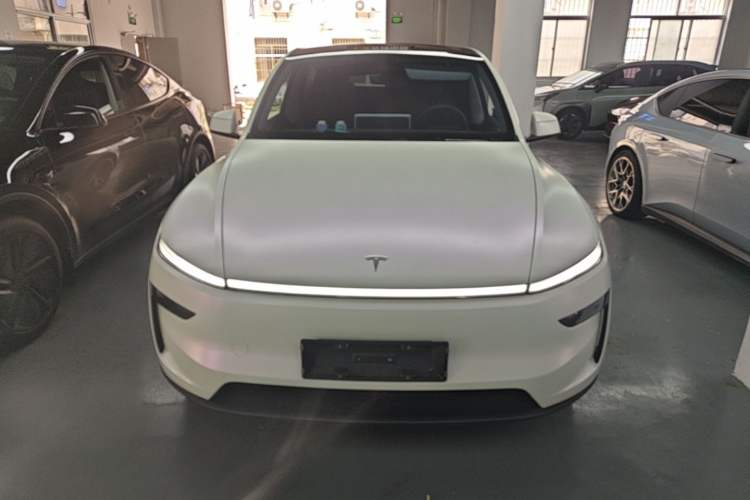 Used Tesla Model Y 2025 Rear-Wheel-Drive Version Front