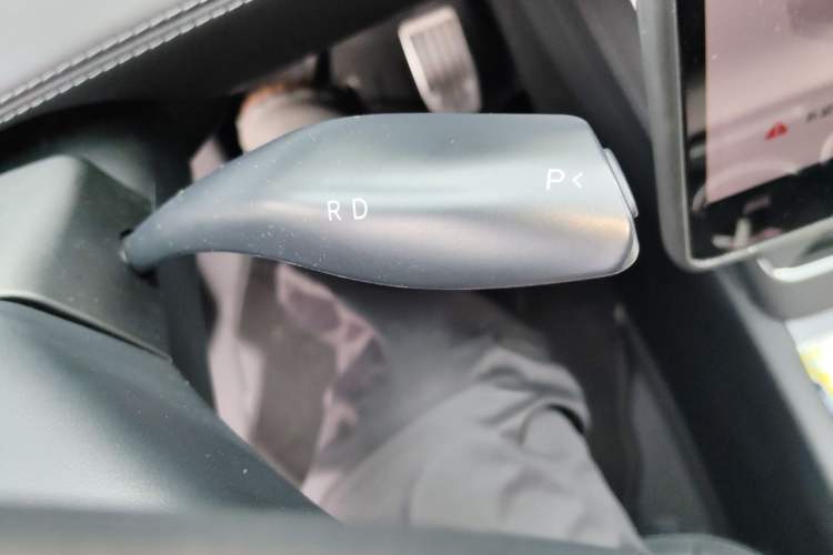 Used Tesla Model Y 2025 Rear-Wheel-Drive Version Gear Lever