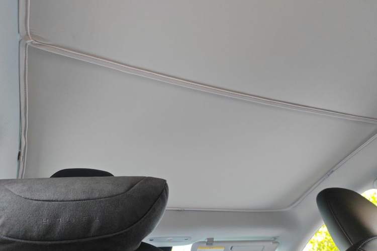 Used Tesla Model Y 2025 Rear-Wheel-Drive Version Headliner