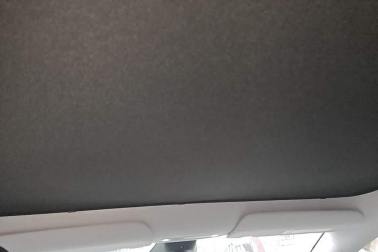 Used Tesla Model Y 2025 Rear-Wheel-Drive Version Headliner