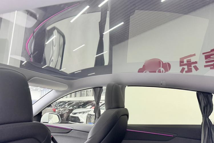 Used Tesla Model Y 2025 Rear-Wheel-Drive Version Headliner