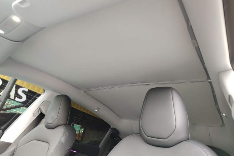 Used Tesla Model Y 2025 Rear-Wheel-Drive Version Headliner
