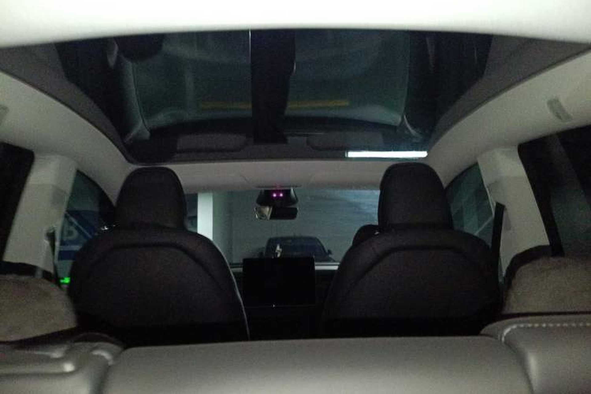 Used Tesla Model Y 2025 Rear-Wheel-Drive Version Headliner