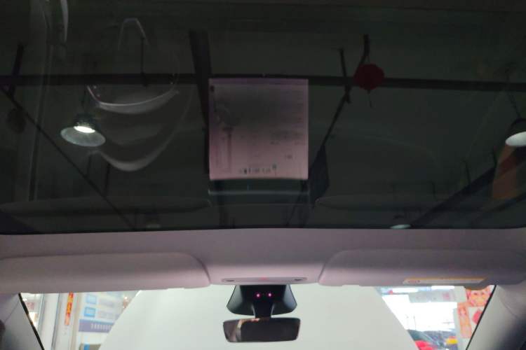 Used Tesla Model Y 2025 Rear-Wheel Drive First Edition Headliner