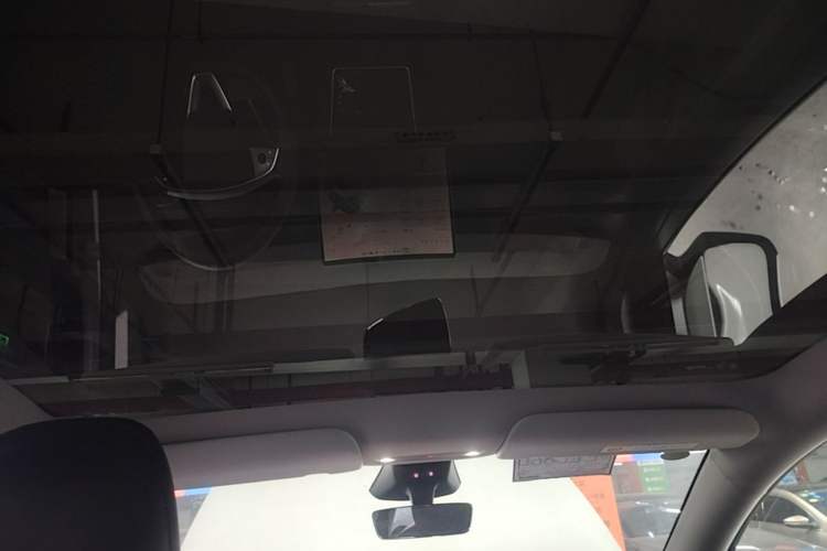Used Tesla Model Y 2025 Rear-Wheel-Drive Version Headliner