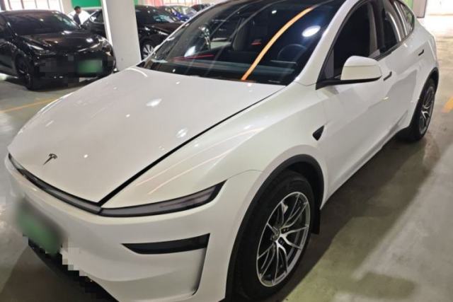 Used Tesla Model Y 2025 Long-Range All-Wheel-Drive Version