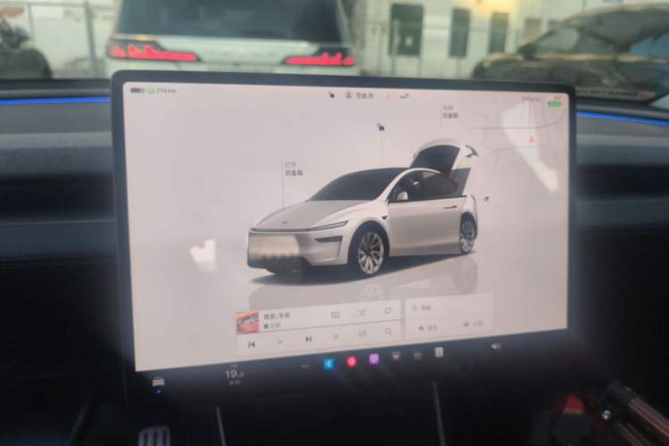 Used Tesla Model Y 2025 Rear-Wheel Drive First Edition Instrument Cluster