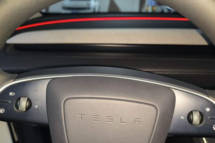 Used Tesla Model Y 2025 Updated Version Long-Range All-Wheel Drive Instrument Cluster