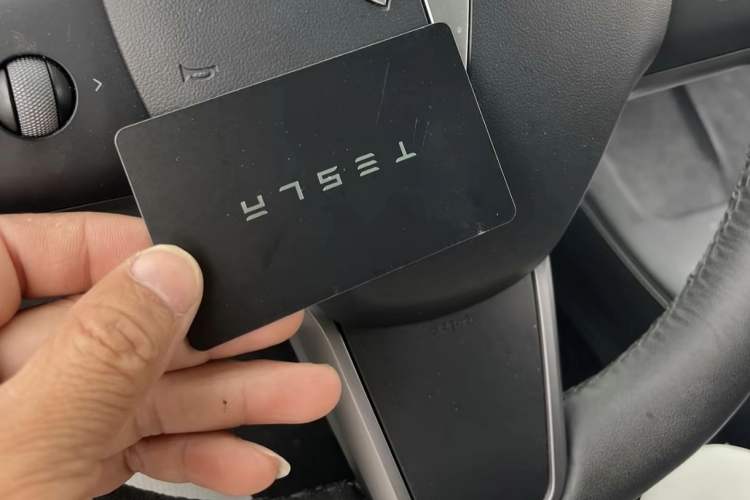 Used Tesla Model Y 2025 Long-Range All-Wheel-Drive Version Interior 1