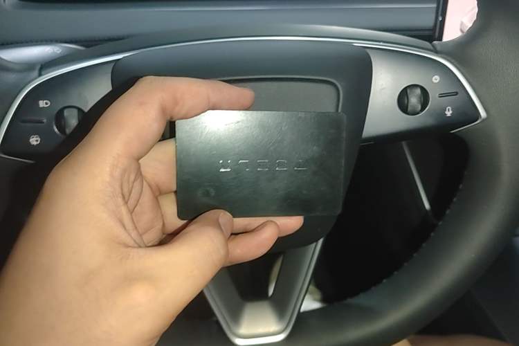 Used Tesla Model Y 2025 Long-Range All-Wheel-Drive Version Interior 1