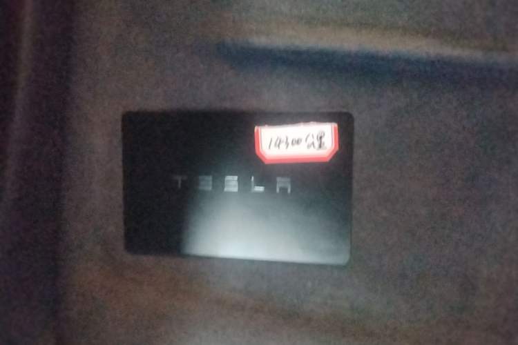Used Tesla Model Y 2025 Rear-Wheel-Drive Version Interior 1