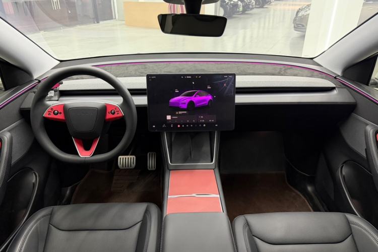 Used Tesla Model Y 2025 Rear-Wheel-Drive Version Interior 2