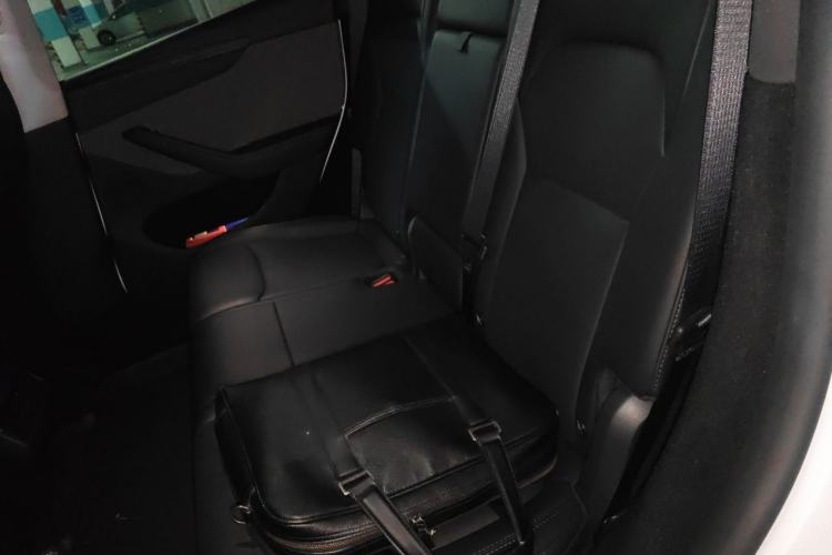 Used Tesla Model Y 2025 Rear-Wheel-Drive Version Interior 4