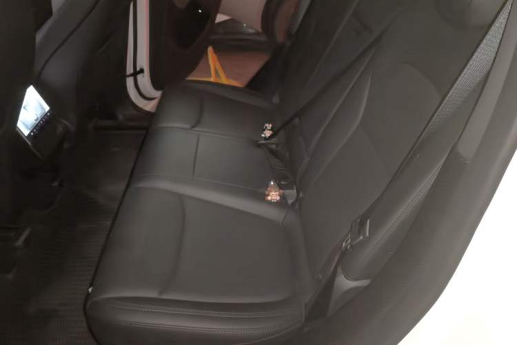 Used Tesla Model Y 2025 Rear-Wheel-Drive Version Interior 4