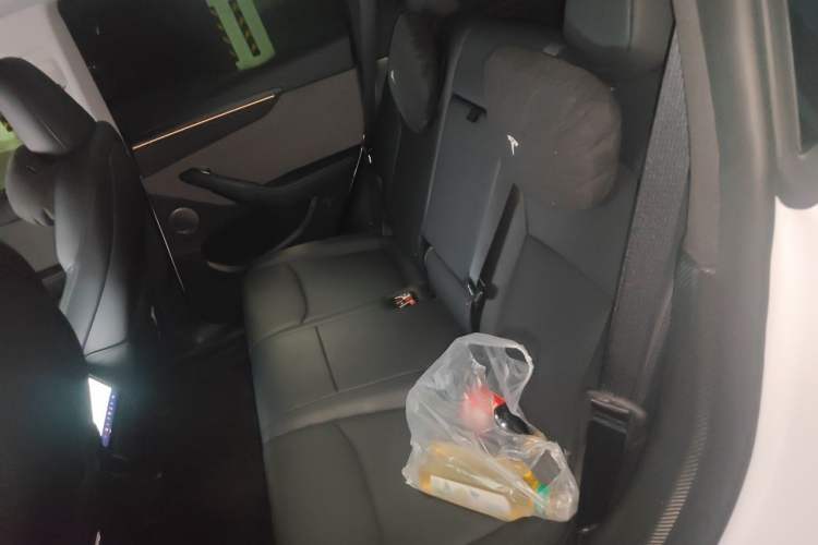 Used Tesla Model Y 2025 Rear-Wheel-Drive Version Interior 4