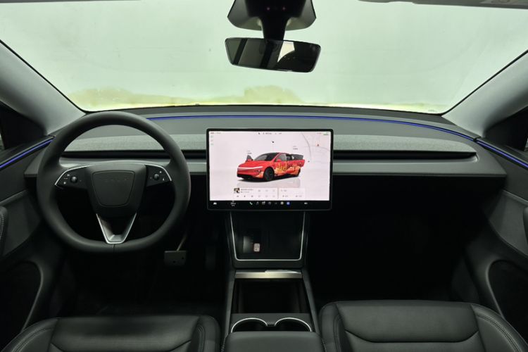 Used Tesla Model Y 2025 Rear-Wheel-Drive Version Interior 5