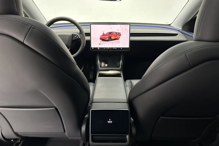Used Tesla Model Y 2025 Rear-Wheel-Drive Version Interior 6