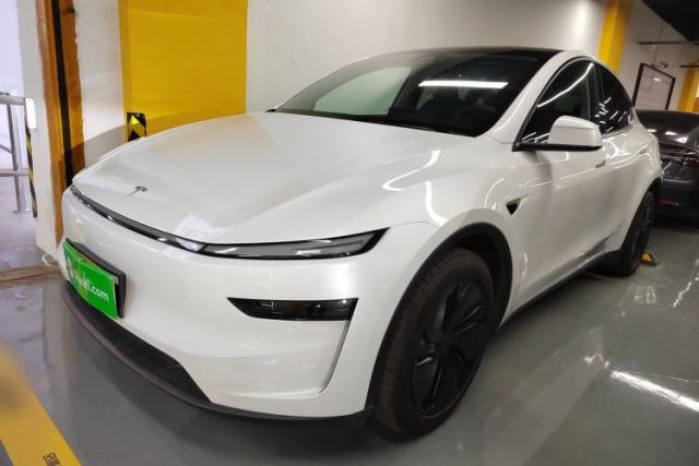 Used Tesla Model Y 2025 Long-Range All-Wheel-Drive Version